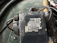 Lot 35 - fieldmaster mazouttank met pomp - afbeelding 3 van  5