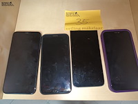 Lot 35 - gebruikte gsm’s. 4 stuks - afbeelding 1 van  3