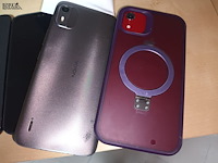 Lot 35 - gebruikte gsm’s. 4 stuks - afbeelding 3 van  3