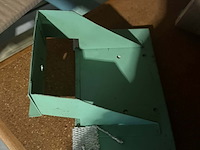 Lot 35 - industriële strijktafel met toebehoren - afbeelding 2 van  8