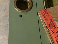 Lot 35 - industriële strijktafel met toebehoren - afbeelding 3 van  8