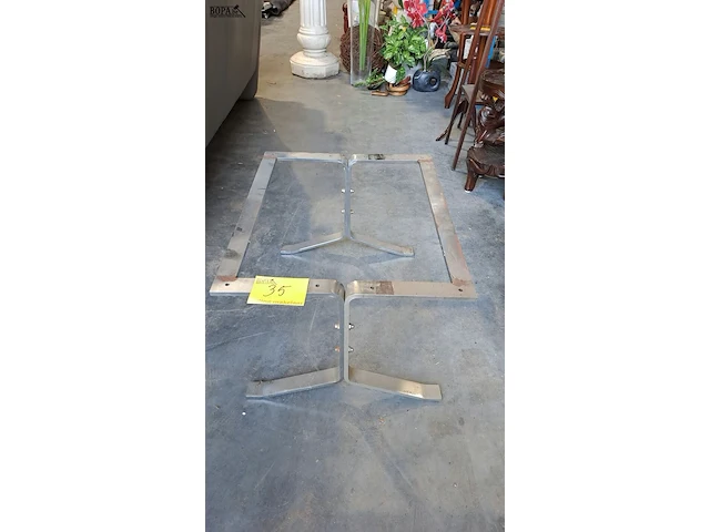 Lot 35 - inoxen onderstel voor retro tafel - afbeelding 1 van  3