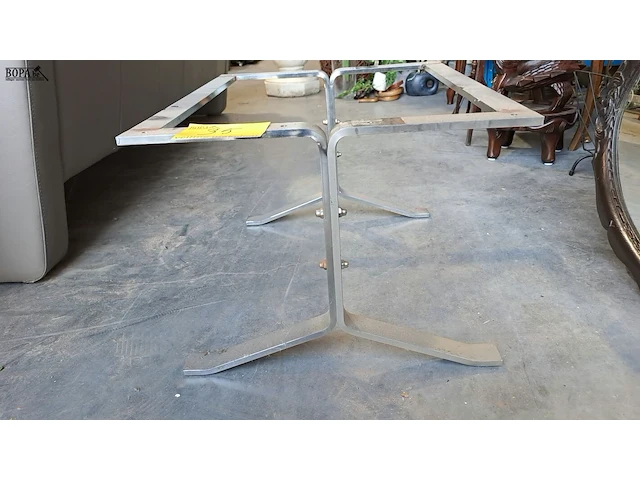 Lot 35 - inoxen onderstel voor retro tafel - afbeelding 2 van  3