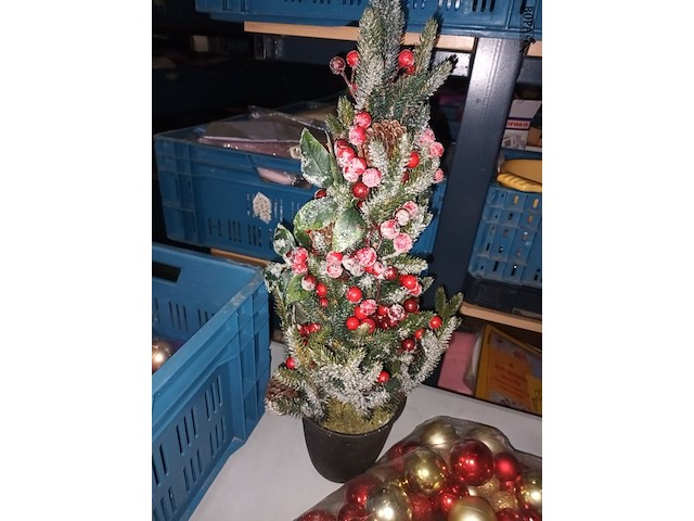 Lot 35 - kerstballen en boompje - afbeelding 5 van  5