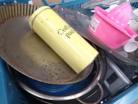 Lot 35 - keuken- en bakgerei. 2 bakken - afbeelding 3 van  8