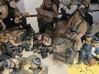 Lot 35 - laurel & hardy beeldjes ong 14 stuks - afbeelding 3 van  4