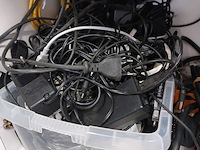 Lot 35 - lot kabels, opladers en koptelefoons - afbeelding 2 van  5