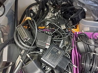 Lot 35 - lot kabels, opladers en koptelefoons - afbeelding 3 van  5