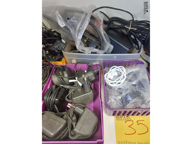 Lot 35 - lot kabels, opladers en koptelefoons - afbeelding 4 van  5