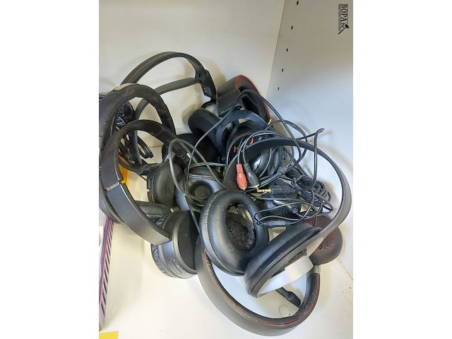 Lot 35 - lot kabels, opladers en koptelefoons - afbeelding 5 van  5