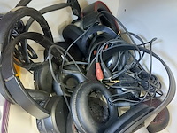 Lot 35 - lot kabels, opladers en koptelefoons - afbeelding 5 van  5