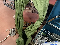 Lot 35 - lot vissersgerief allerlei in koffer + vissersmandje - afbeelding 6 van  10