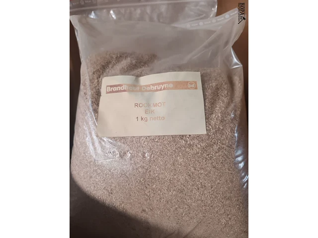 Lot 35 - rookmot eik 1 kg. 15 stuks - afbeelding 2 van  2