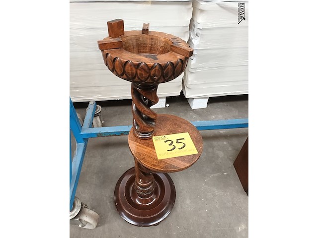 Lot 35 - staande asbak - afbeelding 1 van  3