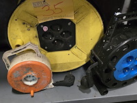 Lot 35 - verlengkabelop haspel 3 stuks - afbeelding 1 van  4