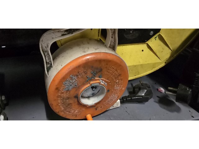 Lot 35 - verlengkabelop haspel 3 stuks - afbeelding 2 van  4