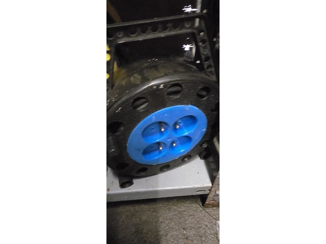 Lot 35 - verlengkabelop haspel 3 stuks - afbeelding 3 van  4