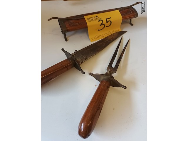 Lot 35 - vintage indisch mes en vork - afbeelding 2 van  3