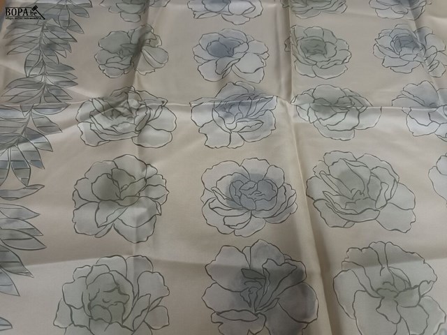 Lot 35 - zijden sjaal nina ricci - afbeelding 3 van  3