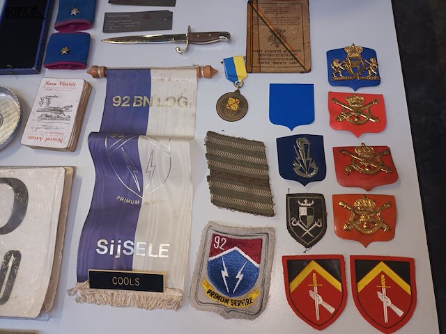 Lot 350 - militaria - afbeelding 2 van  12