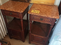 Lot 351 - koppel nachtkastjes - afbeelding 1 van  5