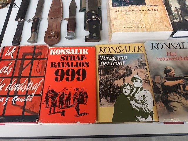 Lot 351 - militaria. 27 stuks - afbeelding 8 van  10