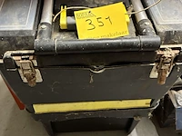 Lot 351 - werktrolley met inhoud