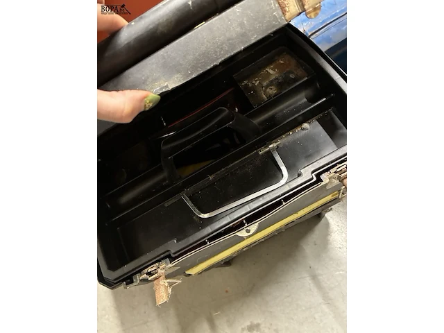 Lot 351 - werktrolley met inhoud - afbeelding 2 van  3