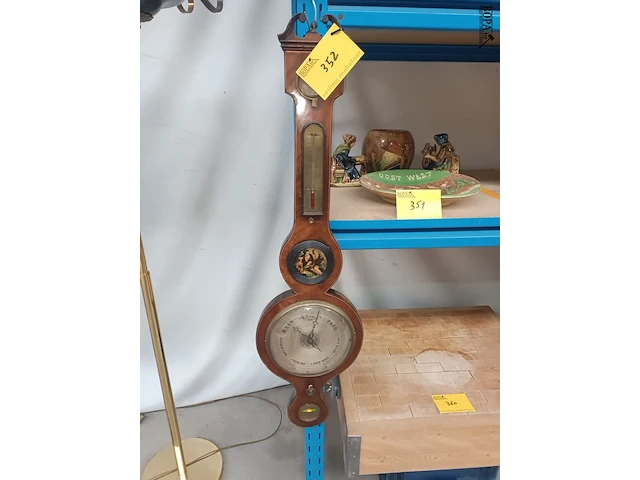 Lot 352 - barometer - afbeelding 1 van  4