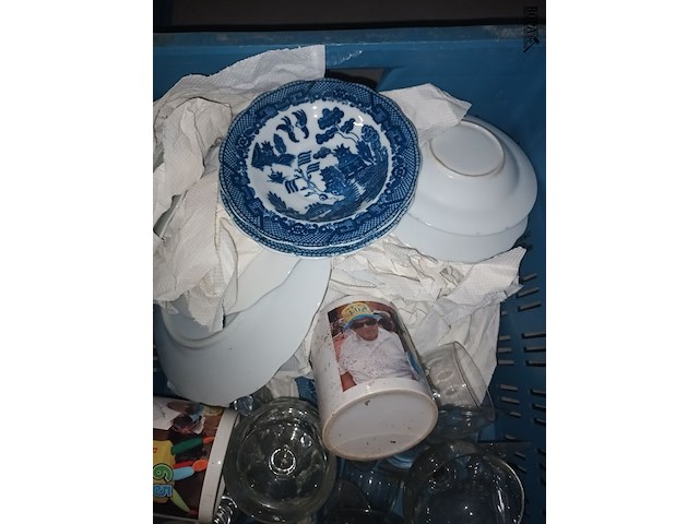 Lot 352 - servies en glazen - afbeelding 4 van  4