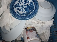 Lot 352 - servies en glazen - afbeelding 4 van  4