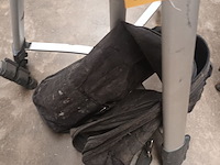 Lot 353 - driepoot statief dewalt - afbeelding 3 van  3