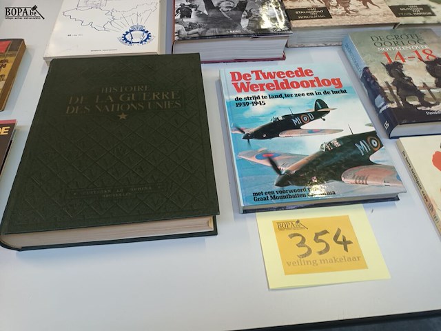 Lot 354 - boeken en tijdschriften oorlog - afbeelding 7 van  7