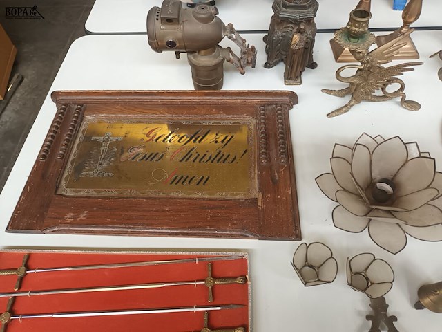Lot 354 - decoratie in koper. 42 stuks - afbeelding 8 van  8