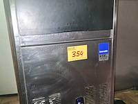 Lot 354 - ijsblokjes machine - afbeelding 1 van  2