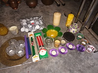 Lot 355 - kaarsen en kaarsenhouders - afbeelding 2 van  4