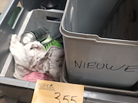 Lot 355 - poetsmateriaal, bakken en laarzen - afbeelding 4 van  4