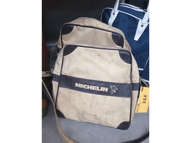 Lot 355 - vintage tassen michelin en sabena. 3 stuks - afbeelding 4 van  4
