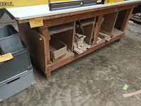 Lot 356 - houten werkbank - afbeelding 1 van  3