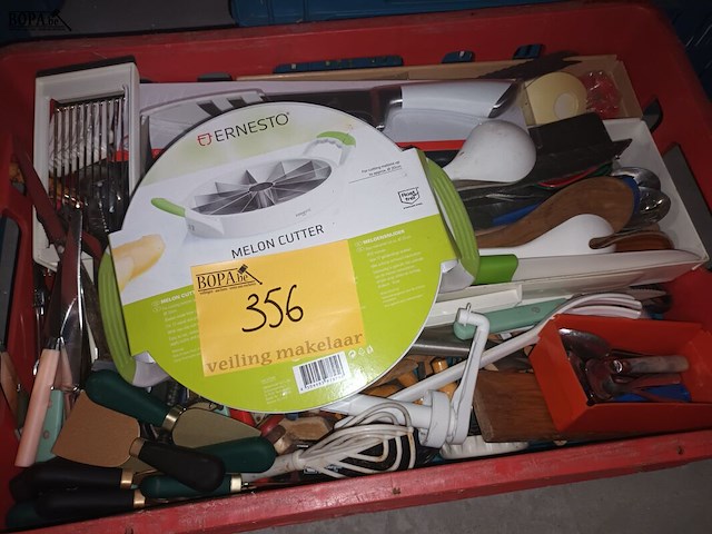 Lot 356 - keukengerei en bestek - afbeelding 1 van  3