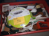 Lot 356 - keukengerei en bestek - afbeelding 1 van  3