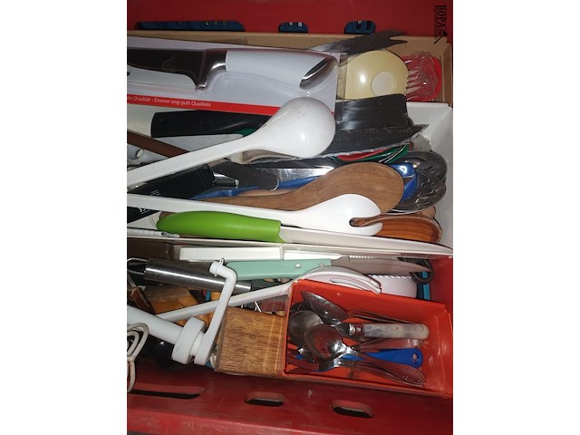 Lot 356 - keukengerei en bestek - afbeelding 2 van  3
