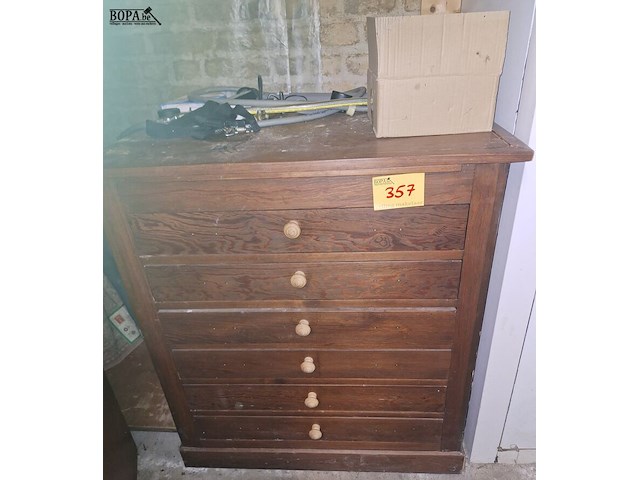 Lot 357 - houten ladekast - afbeelding 1 van  1