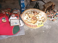 Lot 357 - kerstmateriaal - afbeelding 1 van  4