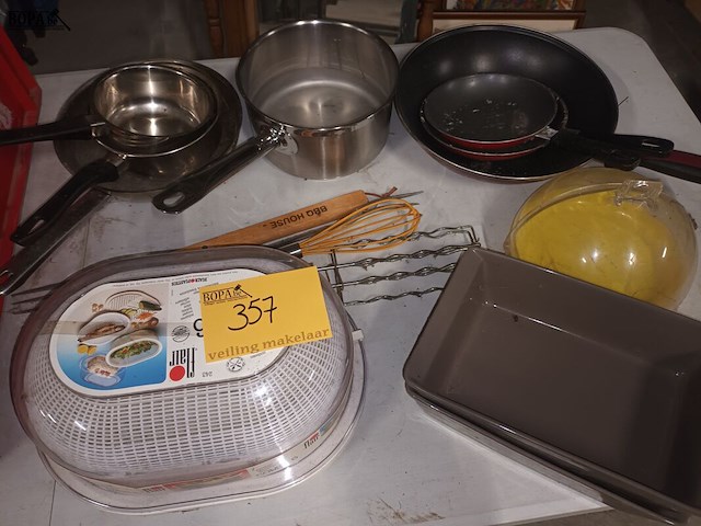 Lot 357 - keukengerei. 15 stuks - afbeelding 1 van  5