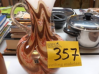 Lot 357 - sierkaraf in glaspasta - afbeelding 1 van  4