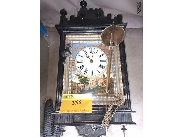 Lot 358 - antieke klok - afbeelding 1 van  4