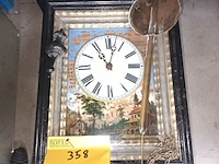 Lot 358 - antieke klok