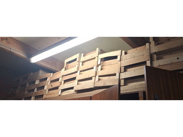 Lot 358 - lot fruitkratjes - afbeelding 2 van  2