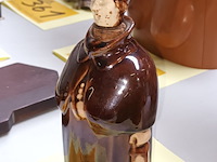 Lot 358 - sierfles in keramiek - afbeelding 3 van  4